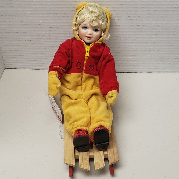 Winnie The Pooh Ashton Drake Porcelain Doll 'A Winter Adventure' - Picture 1 of 9